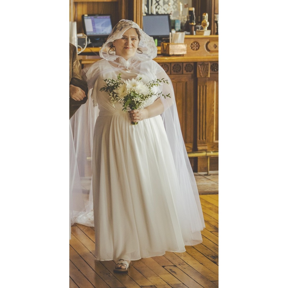 Azazie Dress Womens Plus White Chiffon A Line Bridal Wedding Gown Sheer Cape
